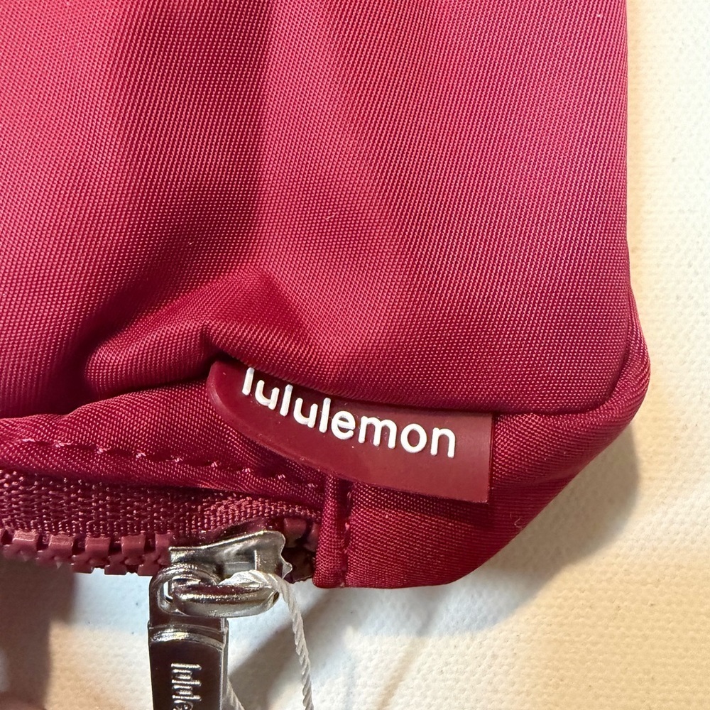 NWT LULULEMON MAROON EVERYWHERE BELT BAG 3D LARGE LOGO LIMITED EDITION 1L - Picture 3 of 7